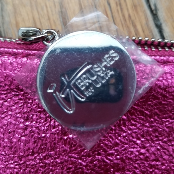 🎁3/$20 Make-up bundle - Picture 3 of 6